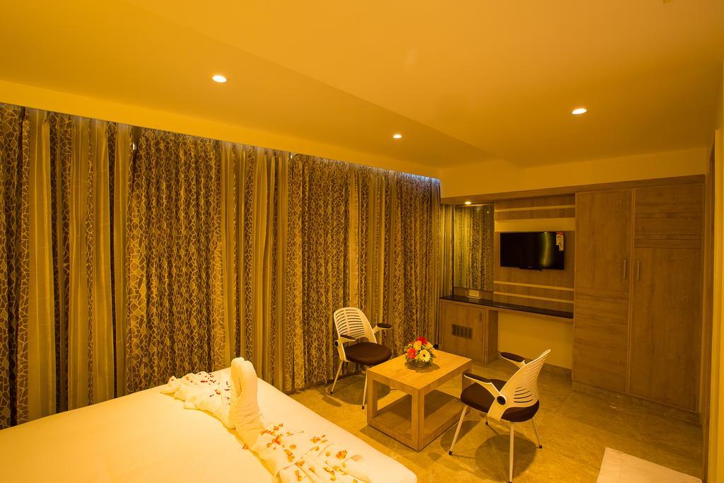 Hotel Radha Prasad Erode Pokoj fotografie